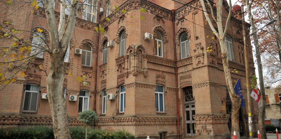 განათლების სამინისტრო ზუგდიდის მე-6 სკოლის დირექტორის გარდაცვალებაზე განცხადებას ავრცელებს