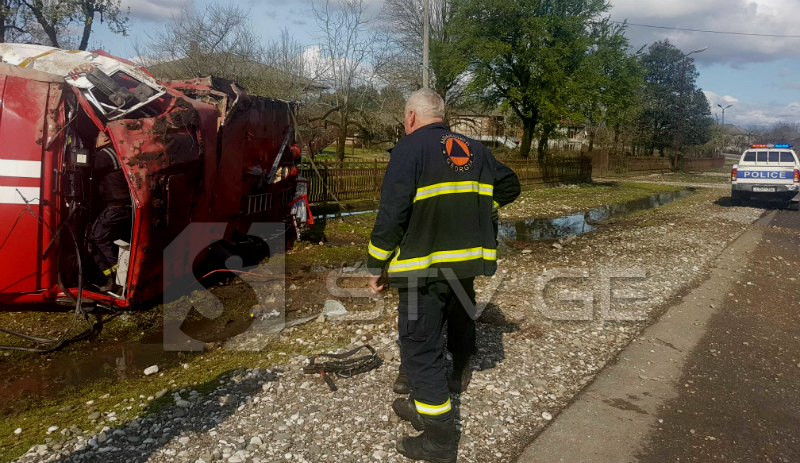 სოფელ ბანძაში სახანძრო-სამაშველო სამსახურის მანქანა გადაბრუნდა