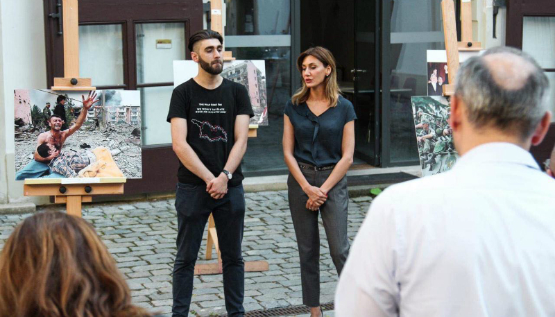 ჩეხეთში საქართველოს ახალგაზრდა ელჩის ორგანიზებით პრაღაში ანტისაოკუპაციო გამოფენა გაიმართა