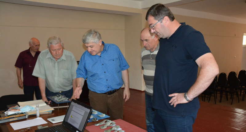 პროფესორი ჯონი აფაქიძე სამუშაო ვიზიტით ჩხოროწყუს ისტორიულ მუზეუმს ეწვია