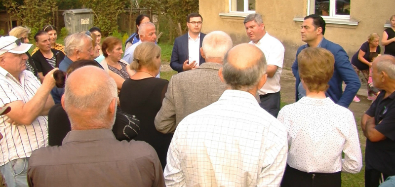 სახელმწიფო რწმუნებული სოფელ ბაღმარანში ადგილობრი მოსახლეობას შეხვდა