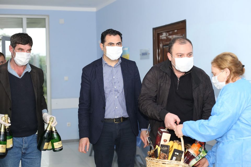 ზუგდიდის ინფექციური საავადმყოფოს მედპერსონალს დღეს გიორგობა მიულოცეს