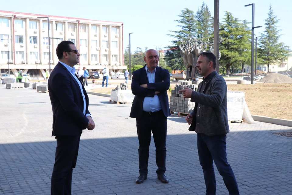 ალექსანდრე მოწერელია ხობში ინფრასტრუქტურული სამუშაოების მიმდინარეობას გაეცნო