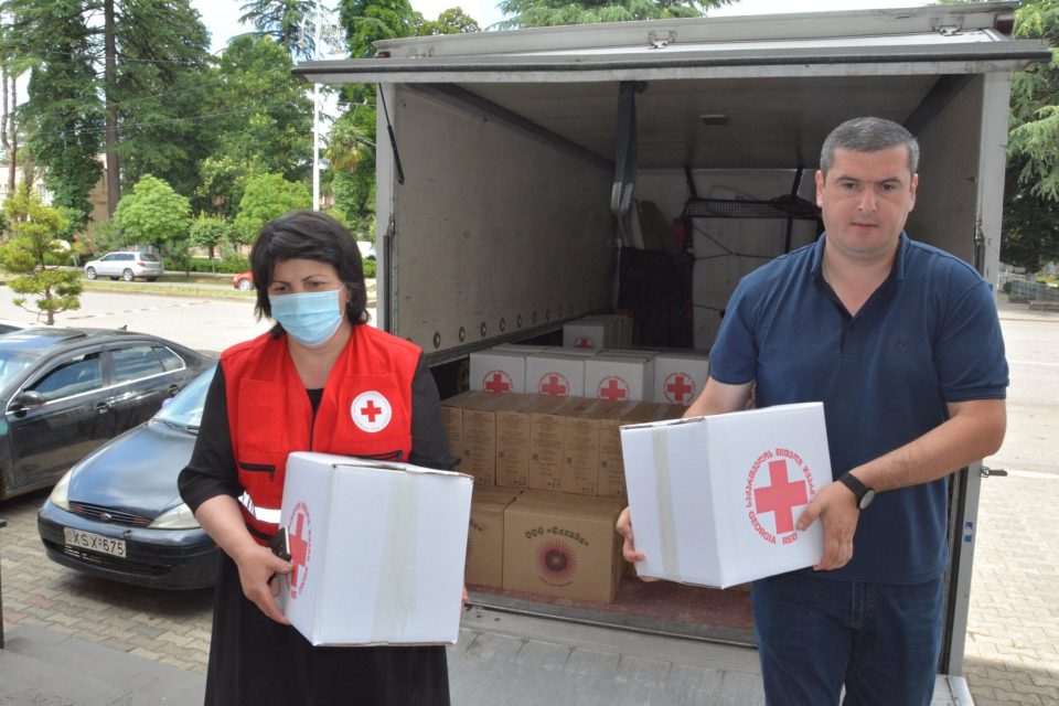 ჩხოროწყუში მოწყვლადი ჯგუფებისთვის დახმარების გაწევა გრძელდება