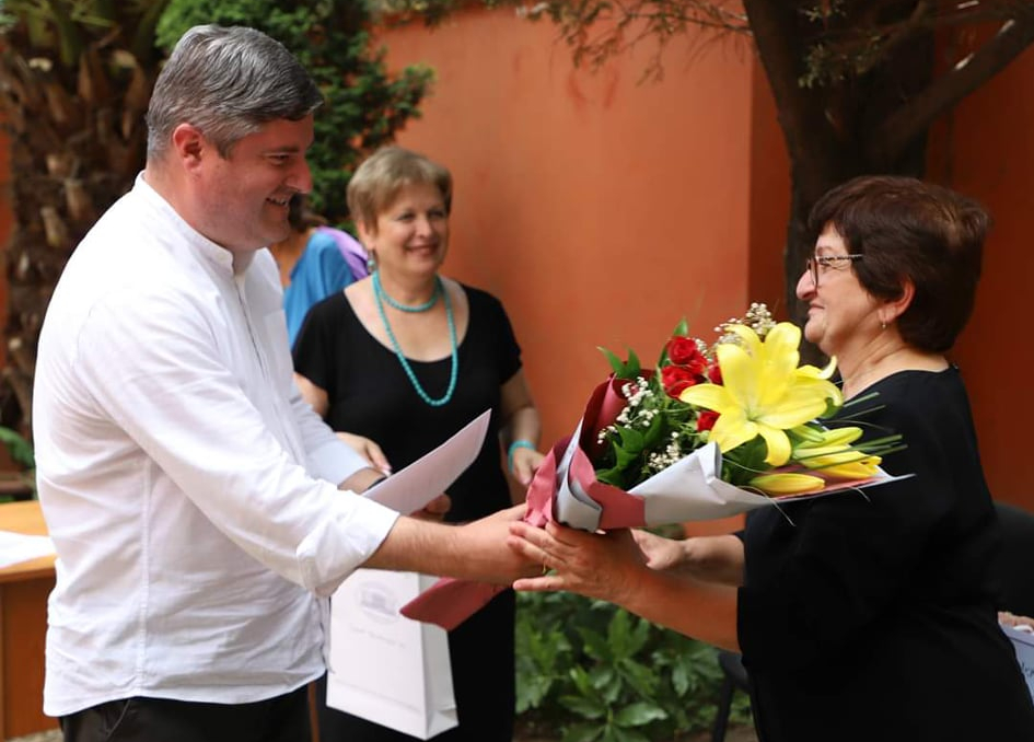 ზუგდიდის მერმა პედაგოგები დააჯილდოვა