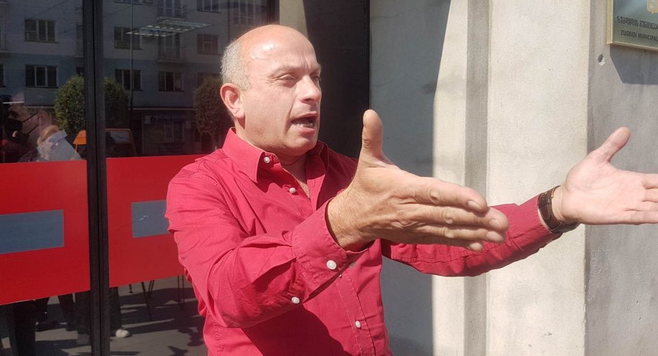 ხმაური ზუგდიდში – მერიის შენობიდან თენგიზ ჯგუშია გამოაგდეს