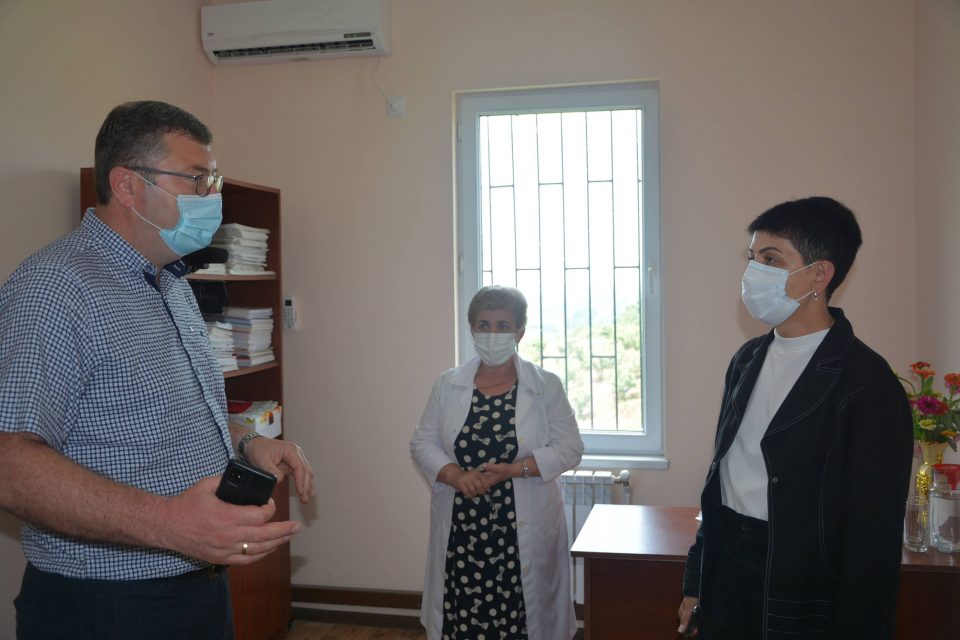 ჭოღასა და ნაფიჩხოვოში ახალი საექიმო ამბულატორიები გაიხსნა