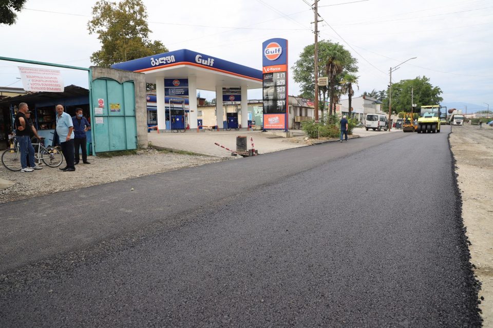 ზუგდიდში მერაბ კოსტავას ქუჩის სარეაბილიტაციო სამუშაოები დასრულების ეტაპზეა