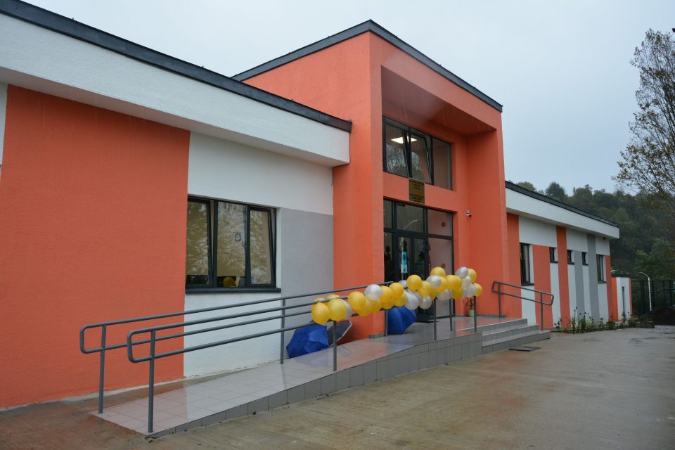 ჩხოროწყუს მერმა სასწავლო პროცესის განახლება ხაბუმეს სკოლის მოსწავლეებს მიულოცა