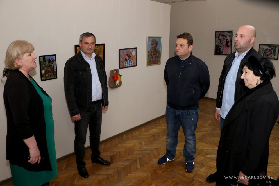 სენაკში თვითნასწავლი მეწარმე ქალების ნამუშევრების გამოფენა გაიმართა