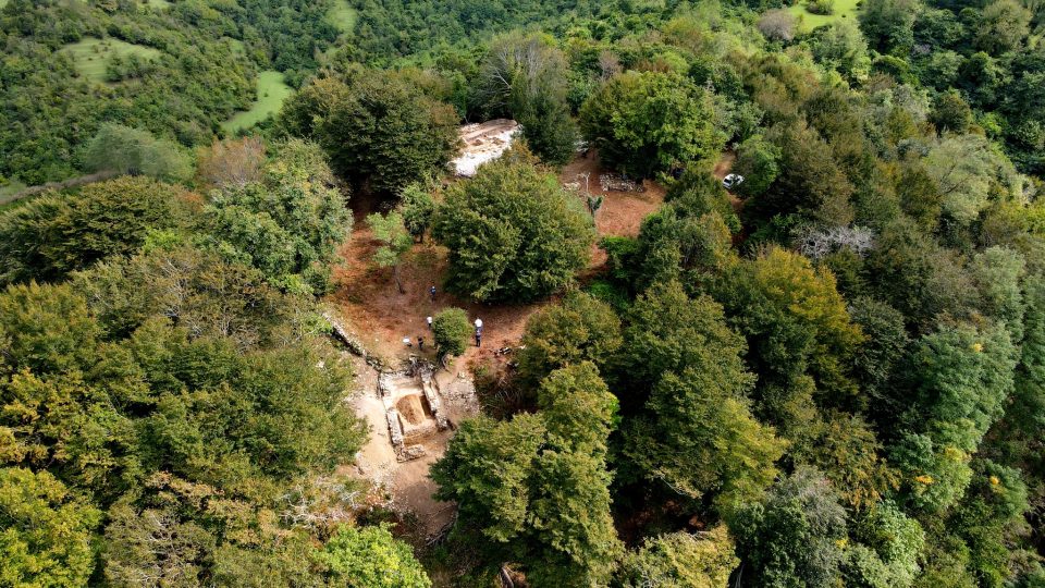 ხობში, “მაჩხომერის” მთაზე არქეოლოგიური გათხრები მიმდინარეობს