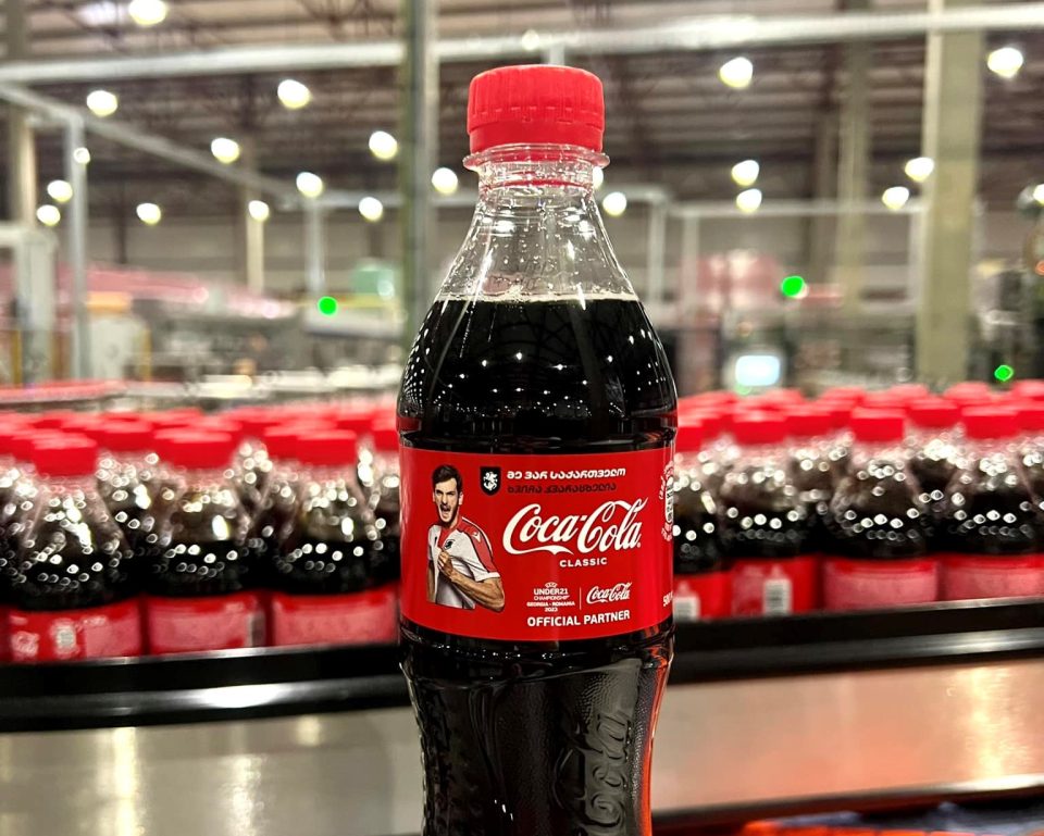 ხვიჩა კვარაცხელიას გამოსახულებით კოკა-კოლა გაიყიდება