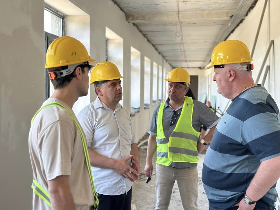 ზუგდიდში II და XI სკოლების რეაბილიტაცია მიმდინარეობს