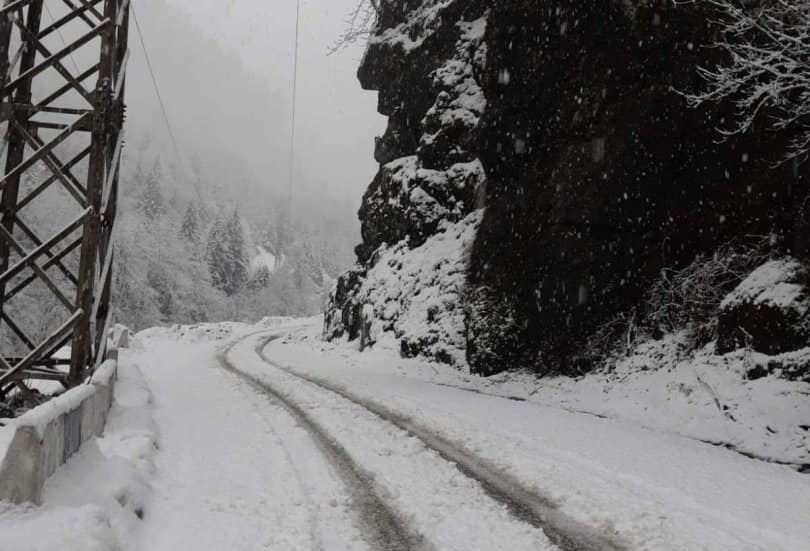 მესტიის მიმართულებით გზის გარკვეულ მონაკვეთებზე ავტომობილის მოძრაობა დროებით იზღუდება