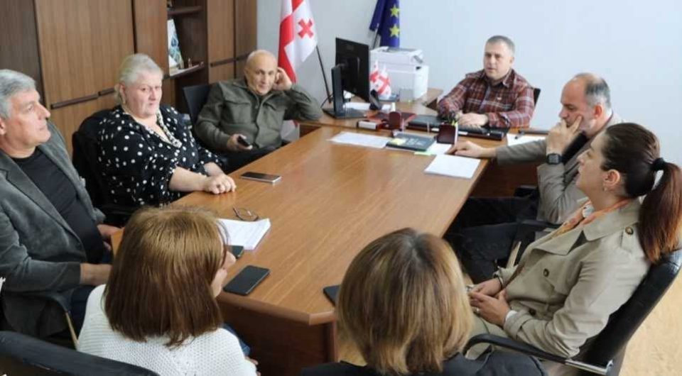 წალენჯიხის მერის მოვალეობის შემსრულებლმა საგანგებო თათბირი გამართა