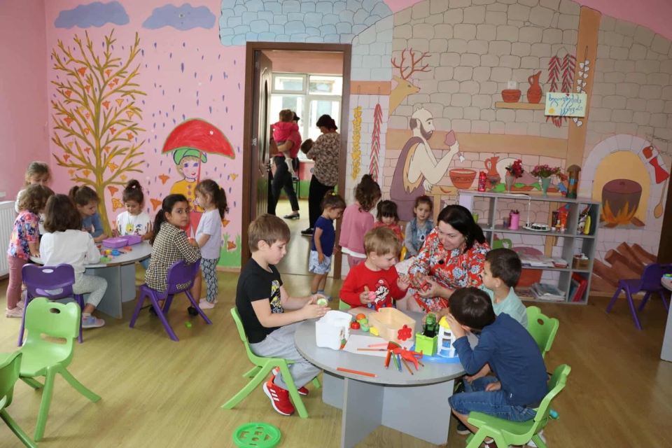 ჯვარსა და წალენჯიხაში საზაფხულო საბავშვო ბაღები ამოქმედდა