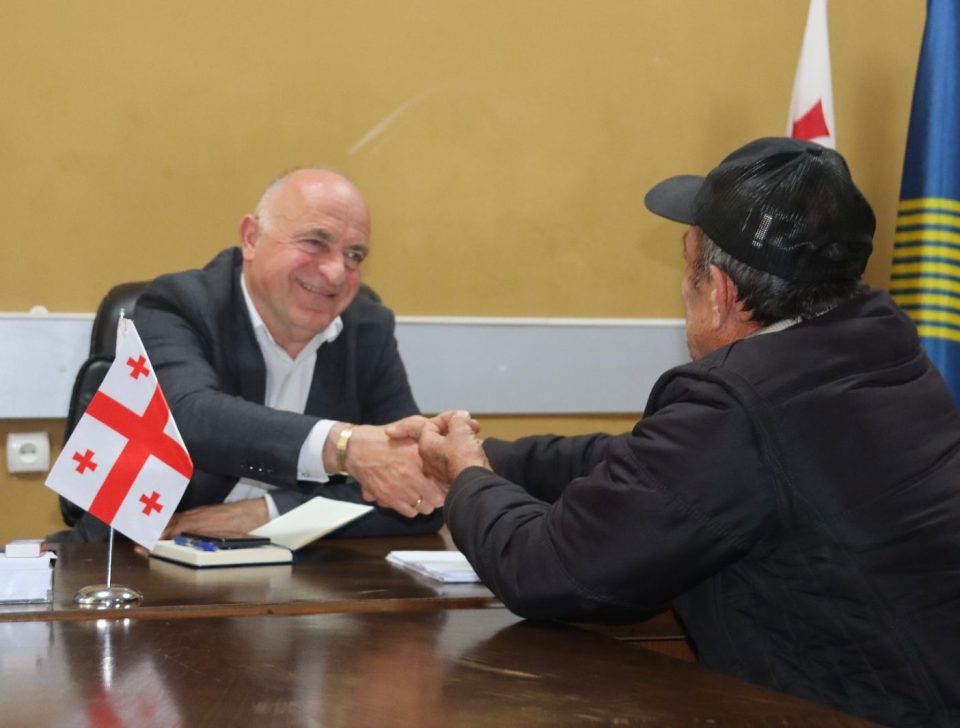 ჩხოროწყუს მერი მოქალაქეებს შეხვდა